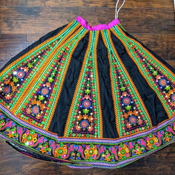 Beautiful indian lehenga choli/chaniya choli set - Picture 14 of 15